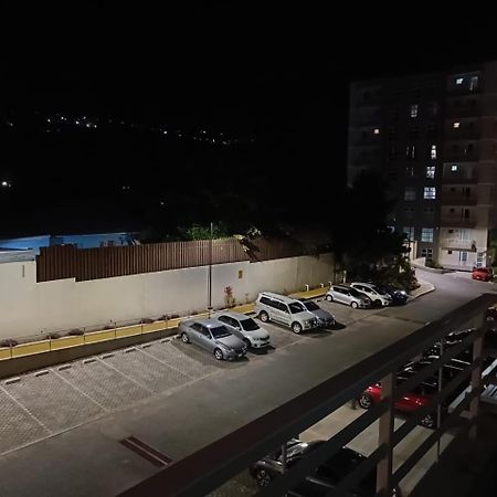Lovely 2 Bedroom C̅ Netflix Across National Stadium Kingston Exterior foto