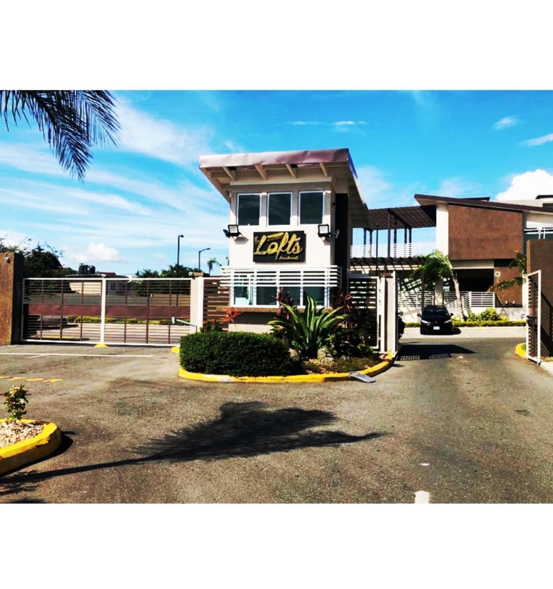 Lovely 2 Bedroom C̅ Netflix Across National Stadium Kingston Exterior foto